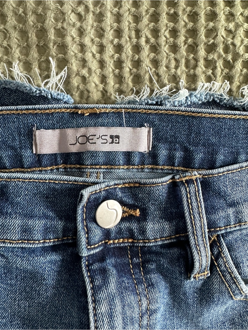 Joe’s Jeans Mid-Thigh Vintage Style Denim Shorts Size 28 Women’s - Picture 4 of 5